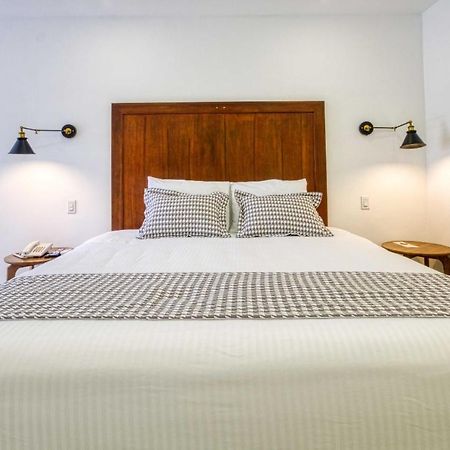 Hotel Vista Lago Buena Vista Arriba Екстериор снимка