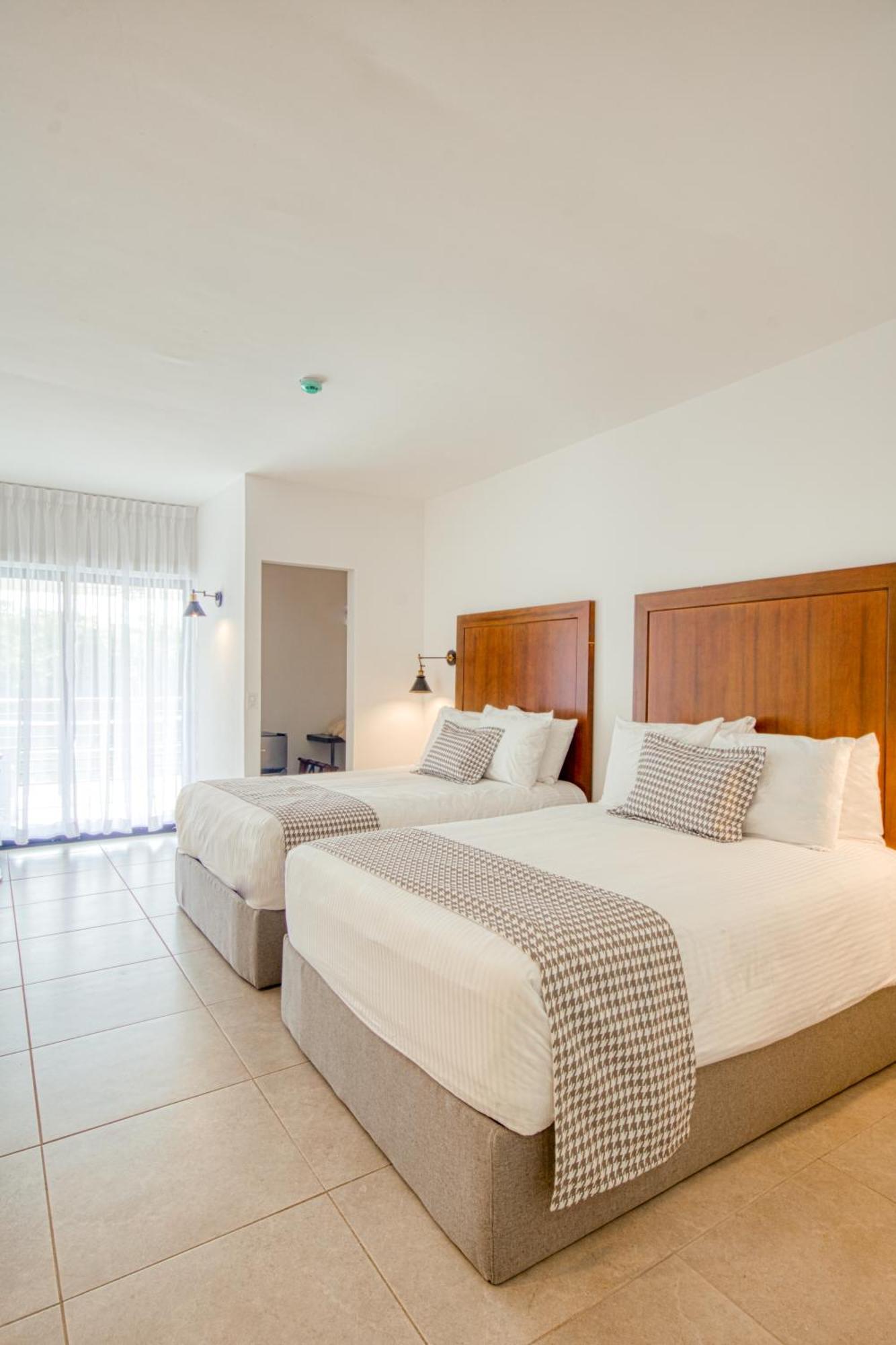 Hotel Vista Lago Buena Vista Arriba Екстериор снимка